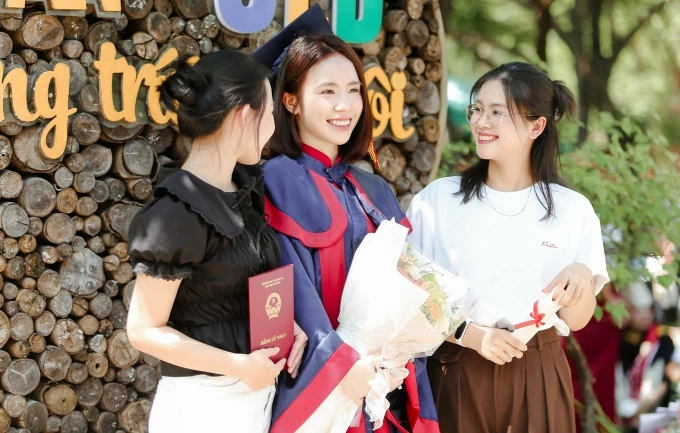 Sinh viên tốt nghiệp trường Đại học Giáo dục, Đại học Đà Nẵng, tháng 6/2025. Ảnh: Fanpage nhà trường