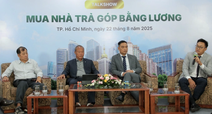 Các chuyên gia chia sẻ tại tọa đàm sáng 22/8. Ảnh: BTC