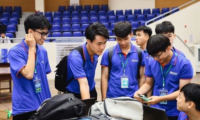 Sinh viên Đại học Công nghiệp Hà Nội trong một cuộc thi hồi tháng 8. Ảnh: Fanpage trường