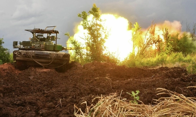 Xe tăng T-80 của Nga tác chiến ở mặt trận Donetsk vào tháng 6/2023. Ảnh: RIA Novosti