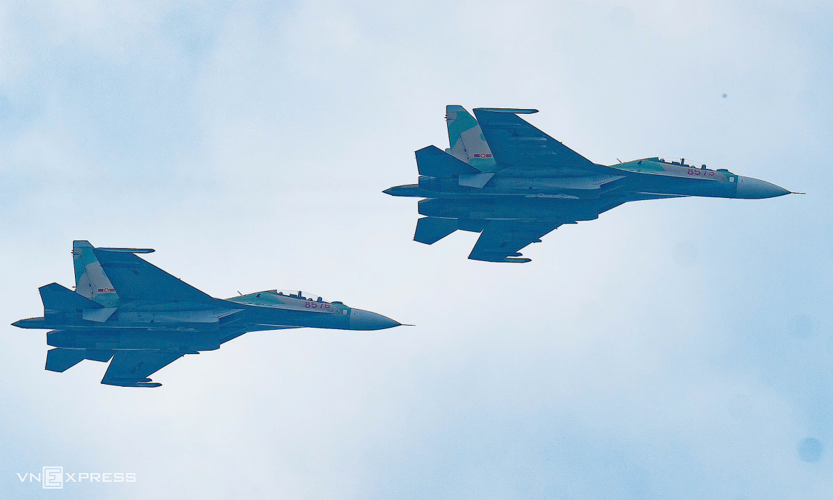 'Hổ mang chúa' Su-30MK2 bay qua Quảng trường Ba Đình