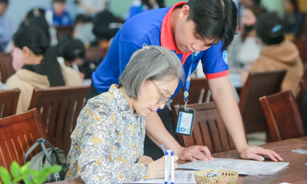 Trở thành tân sinh viên ở tuổi 61