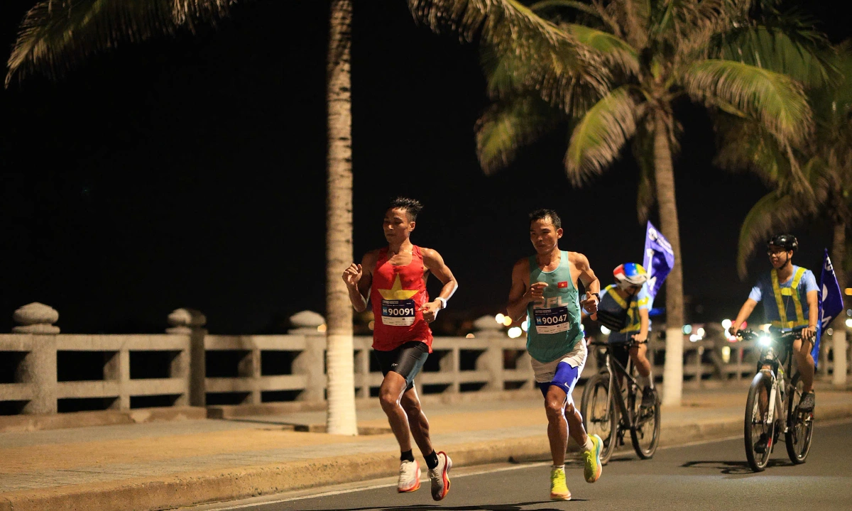 Diễn biến cuộc đua VnExpress Marathon Libera Nha Trang 2025