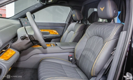 VinFast ra mắt Lạc Hồng 900 LX - SUV dành cho nguyên thủ VinFast ra mắt Lạc Hồng 900 LX - SUV dành cho nguyên thủ