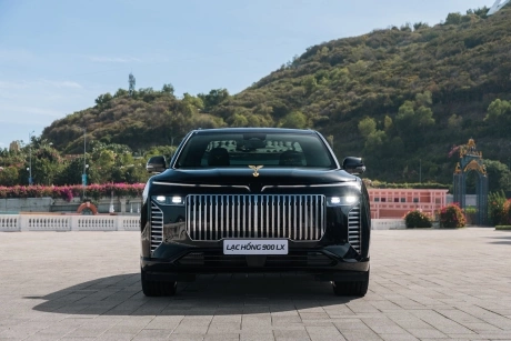 VinFast ra mắt Lạc Hồng 900 LX - SUV dành cho nguyên thủ VinFast ra mắt Lạc Hồng 900 LX - SUV dành cho nguyên thủ