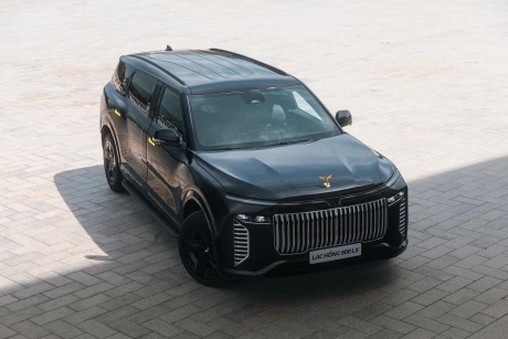 VinFast ra mắt Lạc Hồng 900 LX - SUV dành cho nguyên thủ VinFast ra mắt Lạc Hồng 900 LX - SUV dành cho nguyên thủ