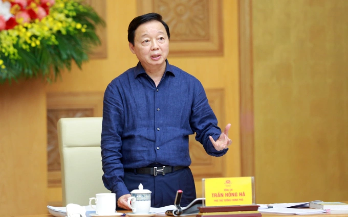 Phó thủ tướng Trần Hồng Hà phát biểu tại cuộc họp về sửa Luật Đất đai, ngày 29/8. Ảnh: VGP