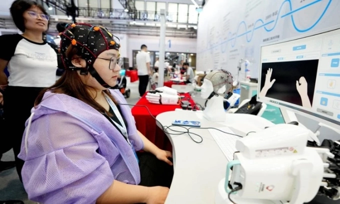 Công nghệ BCI có thể giúp điều trị cho bệnh nhân liệt và đột quỵ. Ảnh: Xinhua