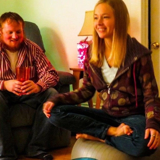 Samantha Stites và Christopher Thomas ngồi gần nhau khi cùng là sinh viên tại Đại học Bang Grand Valley ở Michigan, năm 2011. Ảnh: Telegraph
