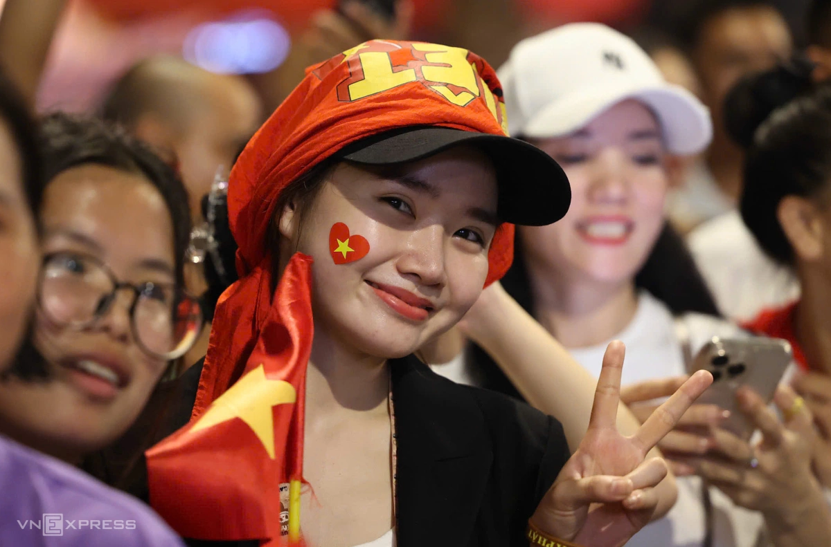 Một cô gái trên đường Trần Phú. Ảnh: Quỳnh Trần