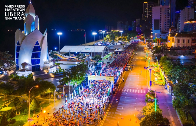 13.000 VĐV tham gia VnExpress Marathon Libera Nha Trang 2025, ngày 24/8. Ảnh: VnExpress Marathon