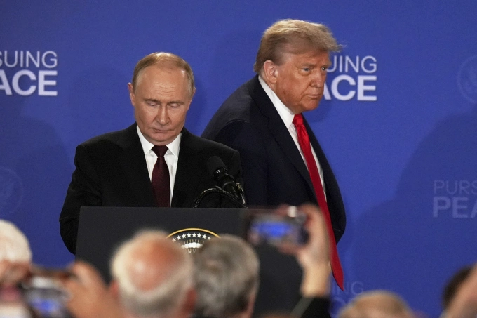 Tổng thống Mỹ Trump và Tổng thống Nga Putin tại họp báo ở Alaska hồi tháng 8. Ảnh: AP