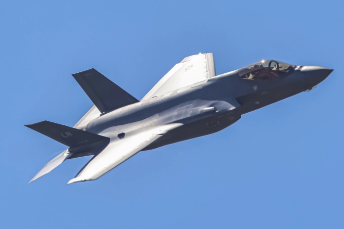 Tiêm kích F-35 Mỹ tại triển lãm Paris Air Show ở Pháp năm 2023. Ảnh: Reuters