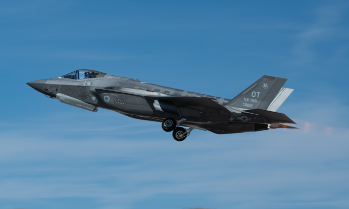 Tiêm kích F-35 Mỹ bay tại bang Nevada hồi tháng 8. Ảnh: USAF Tiêm kích F-35 Mỹ bay tại bang Nevada hồi tháng 8. Ảnh: USAF