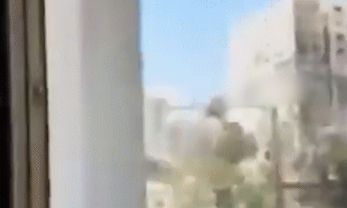 Khoảnh khắc Israel san phẳng tòa nhà 15 tầng ở Gaza City