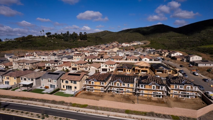 Nhà một gia đình trên một ngọn đồi ngoại ô San Marcos, California, Mỹ, 25/3/2024. Ảnh: Reuters