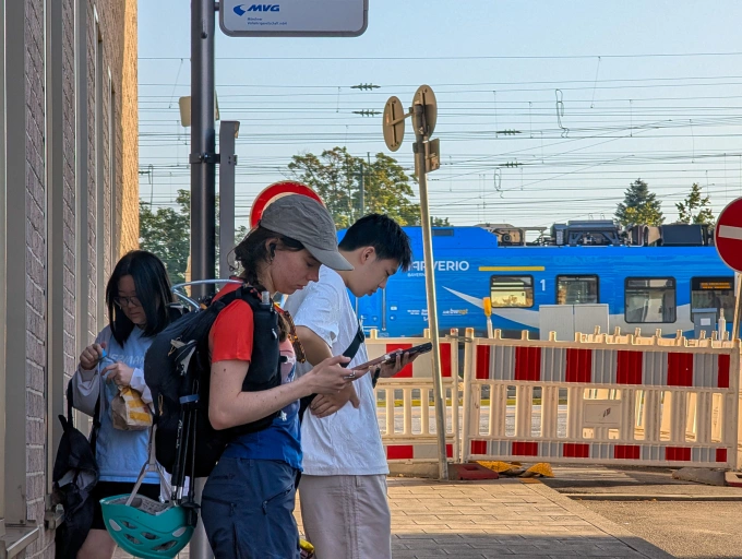 Hành khách ở ga Munich Pasing, bang Bavaria, Đức ngày 10/8. Ảnh: AFP
