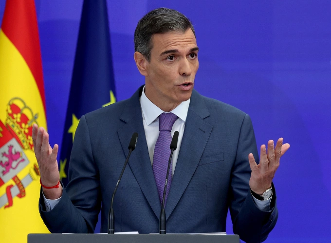 Thủ tướng Tây Ban Nha Pedro Sanchez tại cuộc họp báo ở Madrid ngày 28/7. Ảnh: AFP