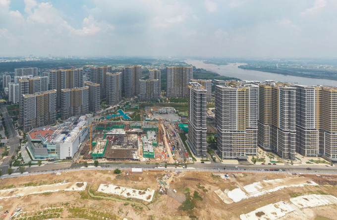 Bất động sản khu Đông TP HCM với các dự án chung cư, nhà phố. Ảnh: Quỳnh Trần
