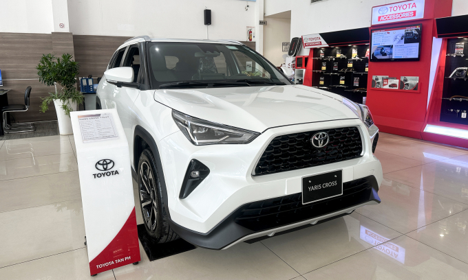 Yaris Cross bản tiêu chuẩn tại một đại lý Toyota ở TP HCM. Ảnh: Phạm Trung