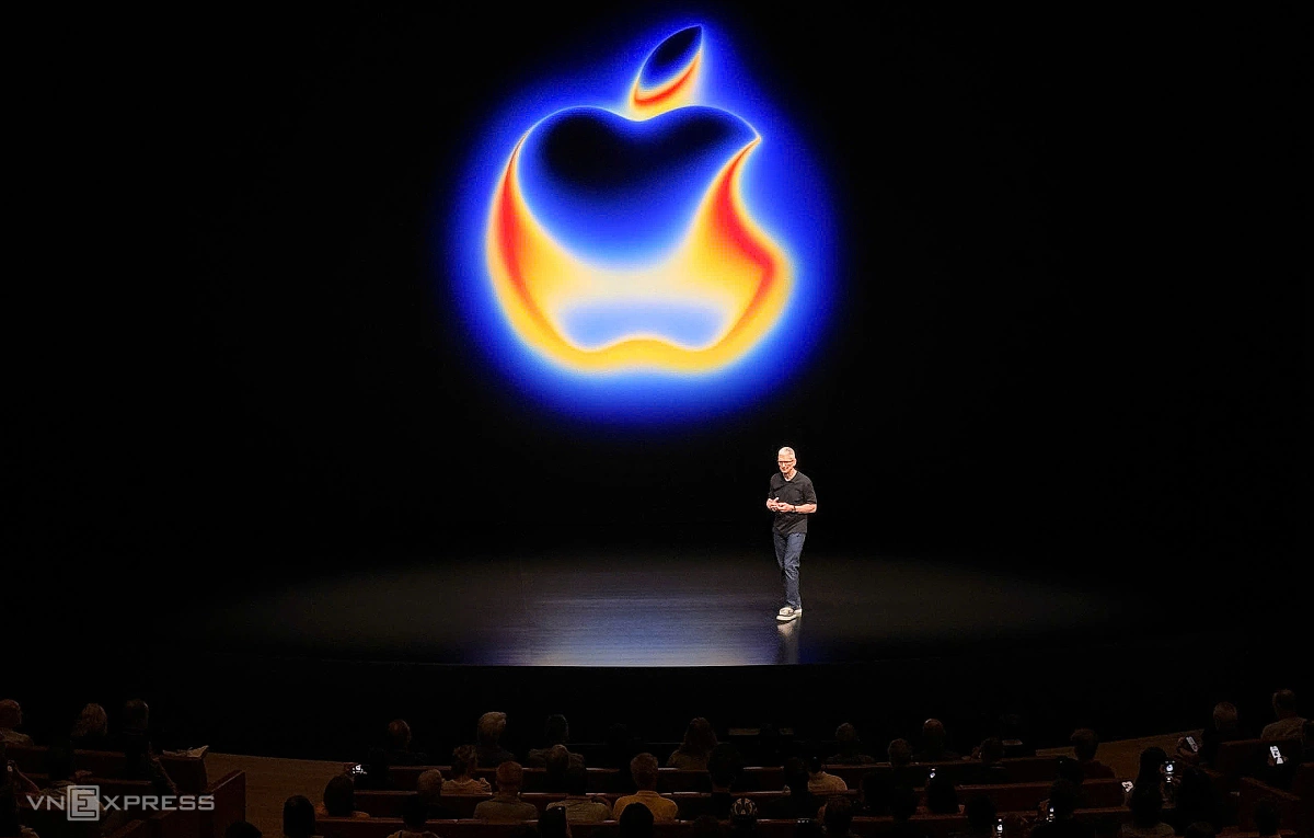 CEO Apple Tim Cook phát biểu khai mạc sự kiện. Ảnh: Tuấn Hưng