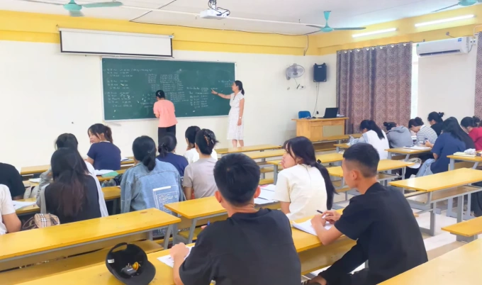 Hình ảnh lớp học trong video Đại học Kinh Bắc đăng trên fanpage Facebook ngày 9/9. Ảnh chụp màn hình fanpage Đại học Kinh Bắc