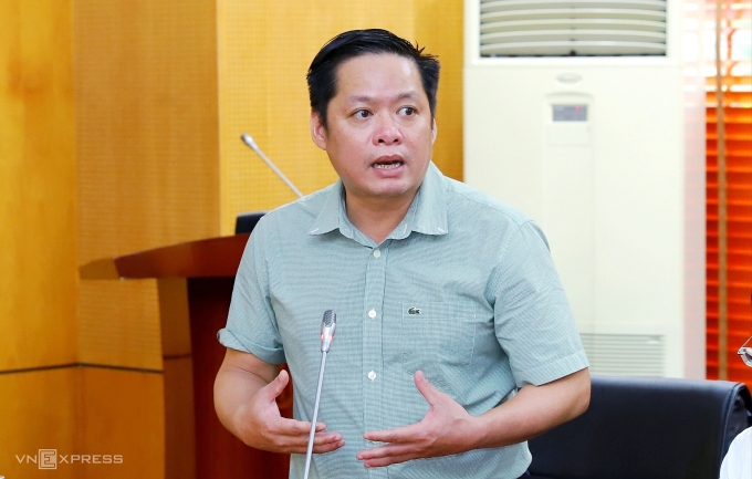 Ông Nguyễn Tư Long, Phó vụ trưởng Công chức - Viên chức. Ảnh: Trung Kiên