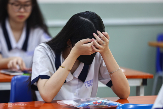Thí sinh dự thi tốt nghiệp THPT tại TP HCM, tháng 6. Ảnh: Quỳnh Trần