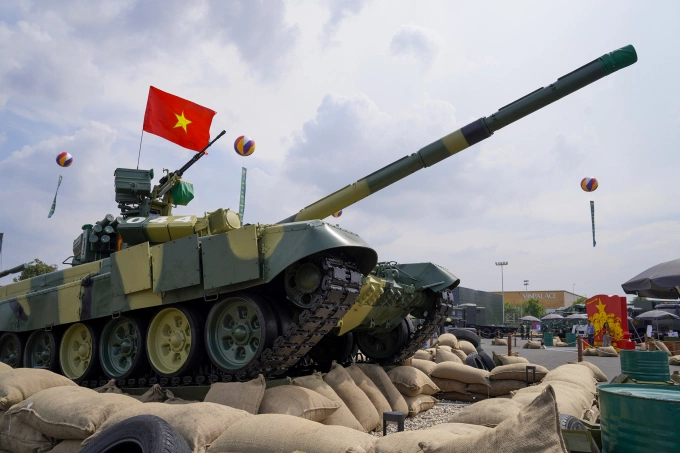 Khí tài quân đội nhân dân Việt Nam tại triển lãm. Ảnh: Nguyễn Đông