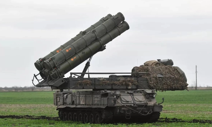 Xe bệ phóng của tổ hợp phòng không Buk-M3 tại tỉnh Zaporizhzhia hồi năm 2023. Ảnh: RIA Novosti