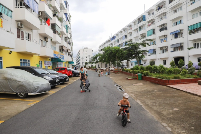 Cuộc sống ở khu nhà ở xã hội tại TP HCM. Ảnh: Quỳnh Trần