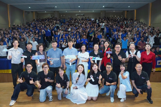 Sự kiện Unitour tại Đại học Bách Khoa Đà Nẵng có sự tham gia của MC Khánh Vy. Ảnh: BTC