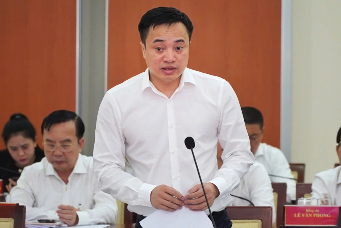 Trung tướng Mai Hoàng phát biểu tại hội nghị, ngày 15/9. Ảnh: Lê Tuyết
