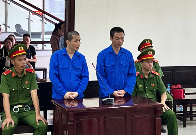 Hai bị cáo tại tòa. Ảnh: Nam An
