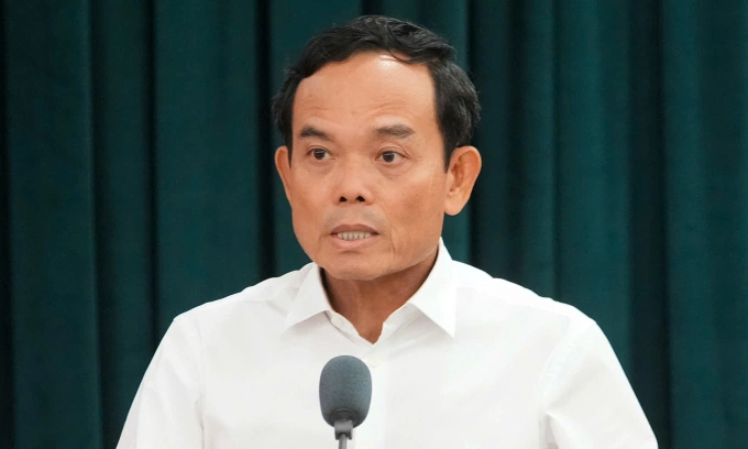 Bí thư Thành ủy TP HCM Trần Lưu Quang phát biểu tại hội nghị sáng 15/9. Ảnh: An Phương