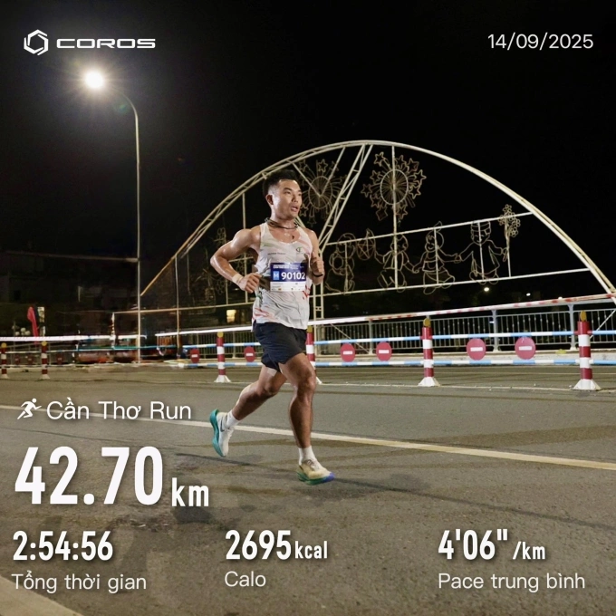Đồng hồ báo quãng đường Huỳnh Thạnh chạy tại VM Cần Thơ là 42,7km. Ảnh: FBNV