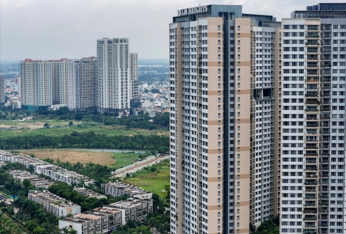 Bất động sản khu Đông TP HCM với các dự án chung cư, nhà phố. Ảnh: Quỳnh Trần
