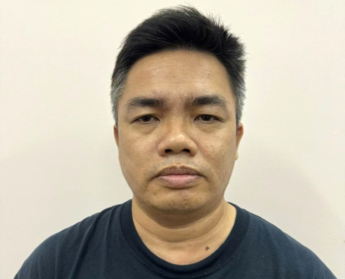 Lê Trần Sơn.