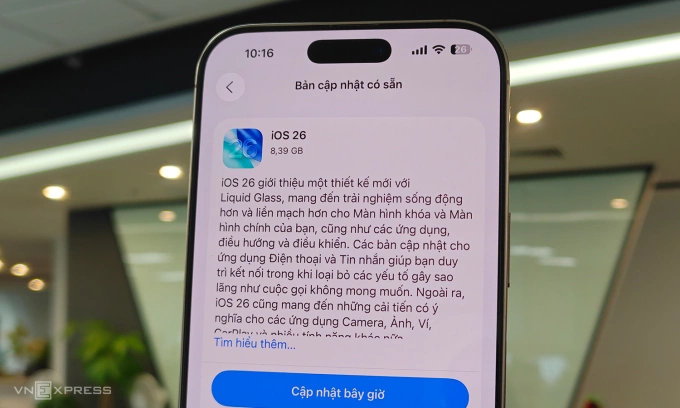 Bản cập nhật iOS 26 dung lượng 8,39 GB trên iPhone 16 Pro Max. Ảnh: Tuấn Hưng