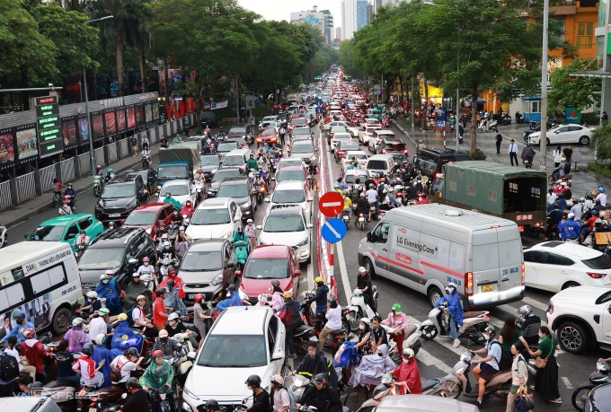 Giao thông Hà Nội, hỗn loạn, tháng 9/2024. Ảnh: Phạm Chiểu