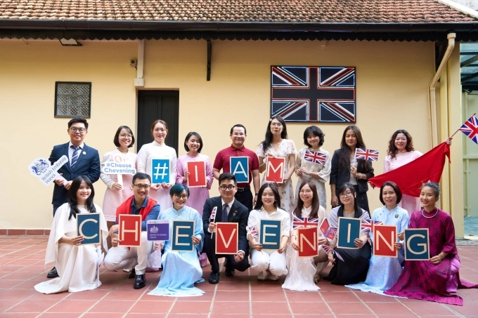Những học giả Việt Nam giành học bổng Chính phủ Anh Chevening năm 2025. Ảnh: UK in Vietnam
