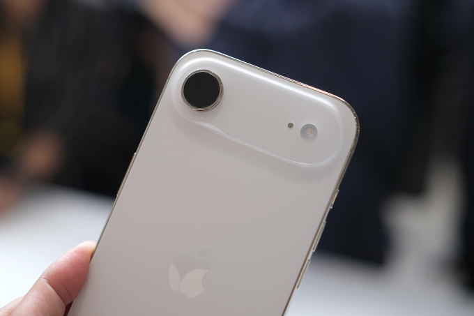 Ảnh thực tế iPhone 17 Air tại lễ ra mắt. Ảnh: Tuấn Hưng