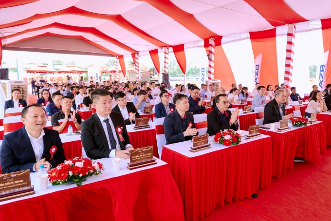 Các đại biểu và khách mời tham dự tại sự kiện. Ảnh: SetiaBecamex