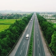 Các nước trồng cây trên cao tốc ra sao?