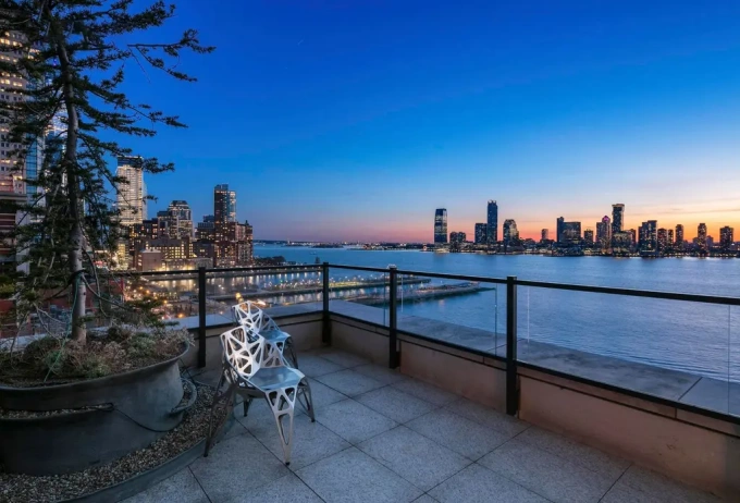 Các căn hộ ven sông Hudson tại New York được giới thượng lưu săn đón. Ảnh: Cityrealty