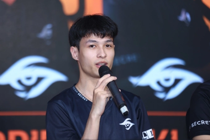 Eddie trả lời câu hỏi về cơ hội của TSW.