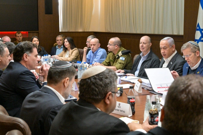 Thủ tướng Benjamin Netanyahu trong cuộc họp nội các về xung đột Gaza tại Jerusalem ngày 17/1. Ảnh: AFP