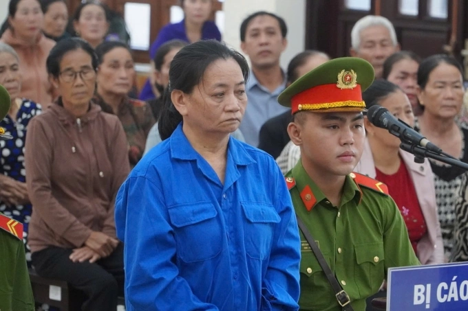 Bị cáo Lê Thị Lại tại toà, chiều 19/9. Ảnh: Tư Huynh