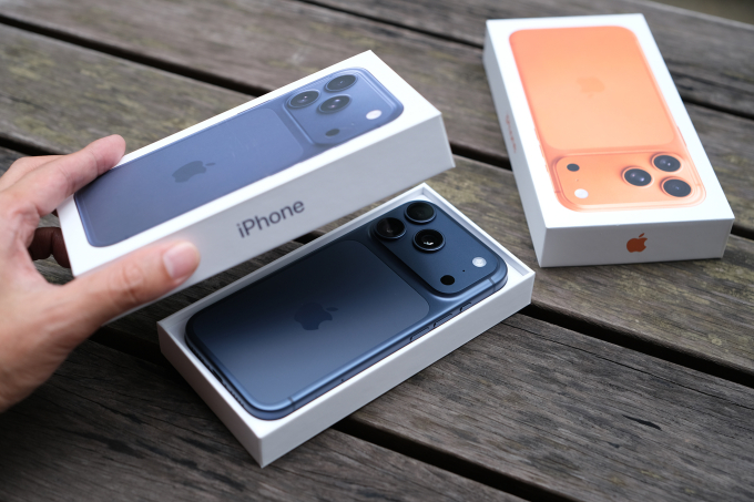 iPhone 17 Pro và iPhone 17 Pro Max được mở bán tại Việt Nam từ 19/9. Ảnh: Tuấn Hưng