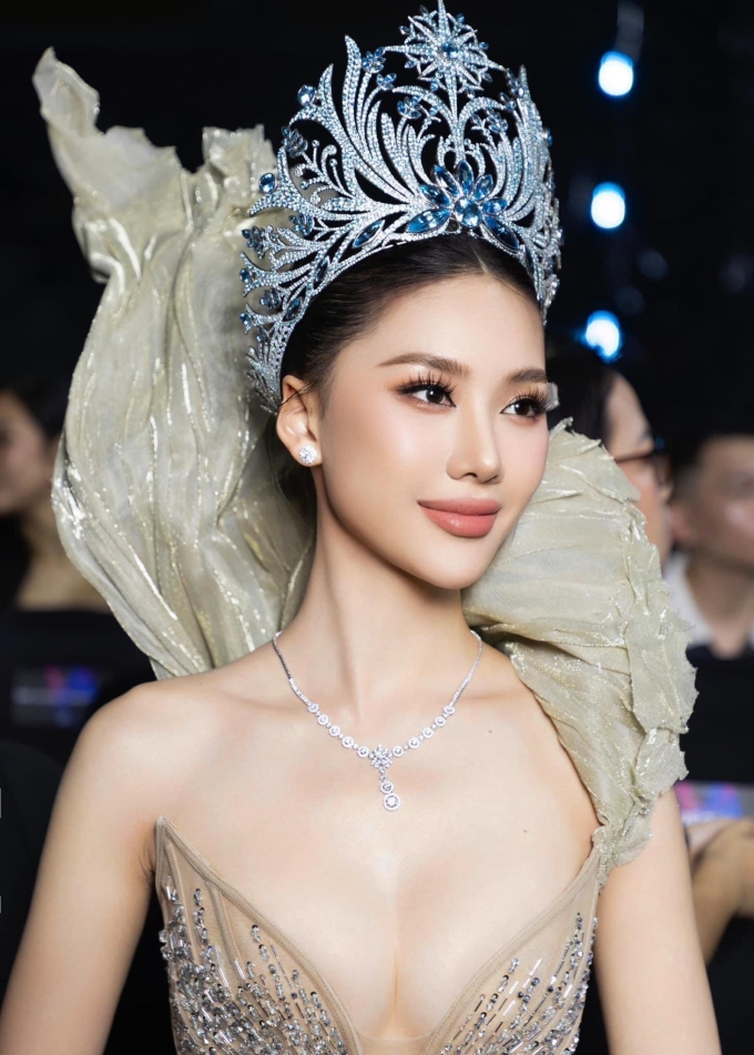 Hoa hậu Bùi Quỳnh Hoa. Ảnh: FBNV